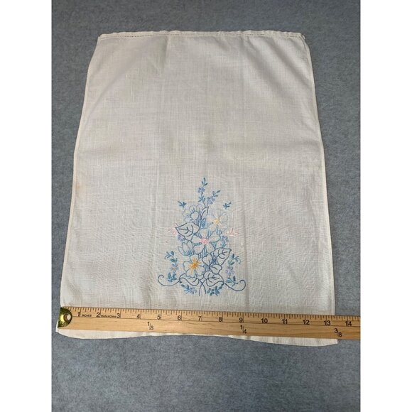 Vintage Hand-Embroidered Floral Linen Finger Towel Set Delicate Patterns & Soft - Picture 6 of 10